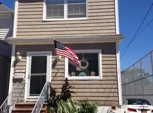 226 Beach 129th St, Belle Harbor, NY 11694