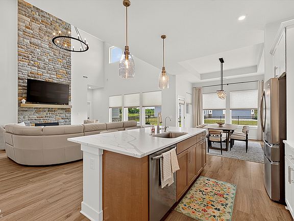 4th image of 790 Robinson Farm Way