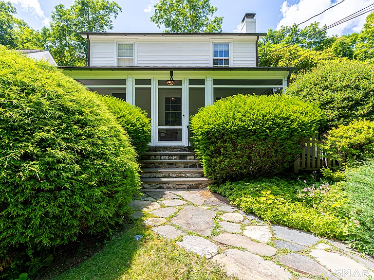 896 Westport Rd — Photo 4