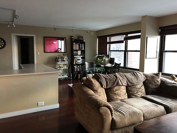 5th image of 3420 N Lake Shore Dr APT 9LM