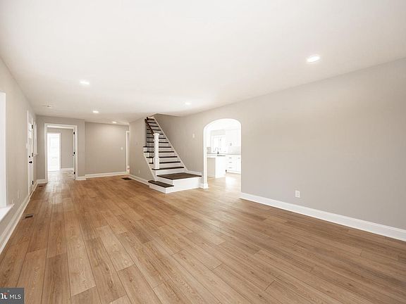 5th image of 60 Buckwalter Rd