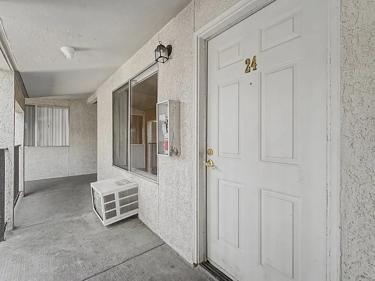 Melton Drive Apartments — Photo 36