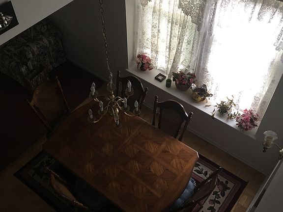 5th image of 17 Standiford Ct