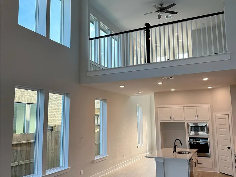 9635 Poinsettia Haven Ln — Photo 2