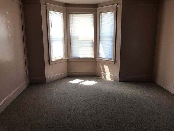 2nd image of 318-320 W Market St #5