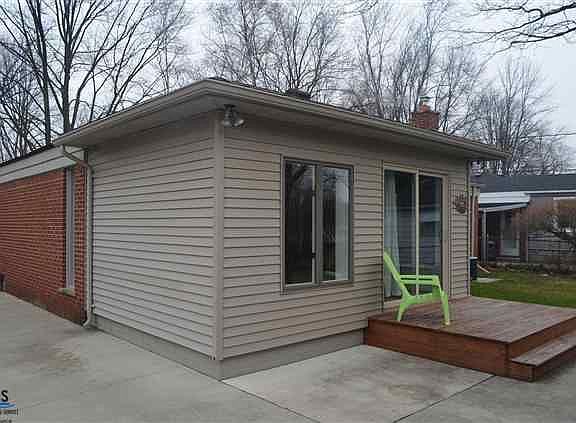 3rd image of 8762 Shannon Dr