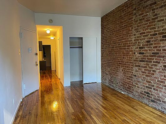 3rd image of 421 E 82nd St APT 4A