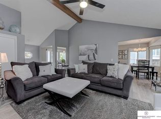 15682 Hamilton St, Omaha, NE 68118