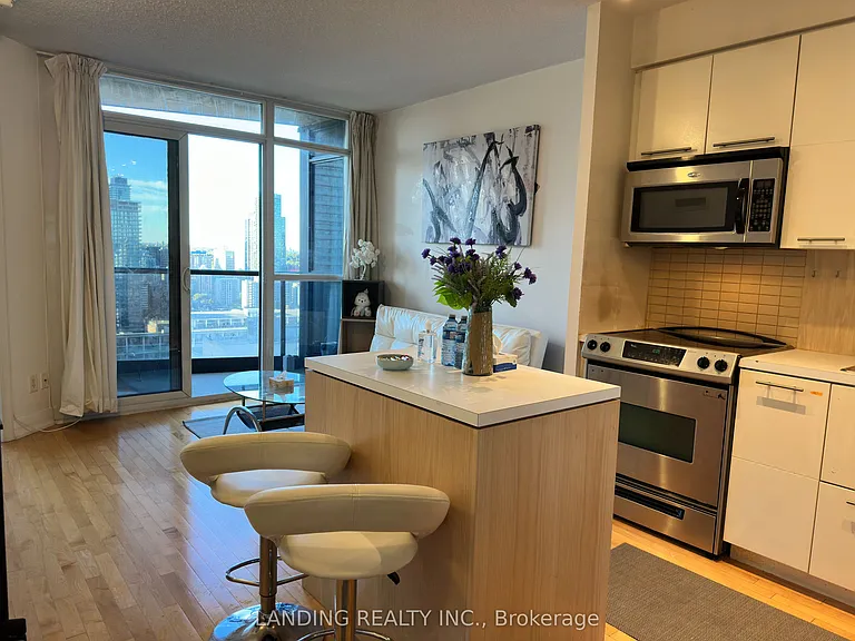 21 Carlton St #3404 — Photo 12