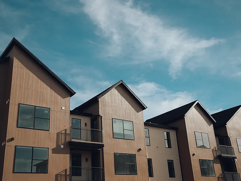 Valora Exterior wide