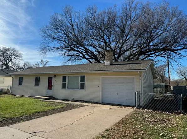 1309 McDonald Ave, Hastings, NE 68901