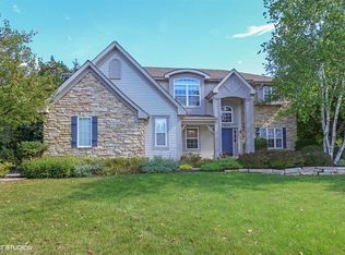 8004 Insignia Ct, Long Grove, IL 60047