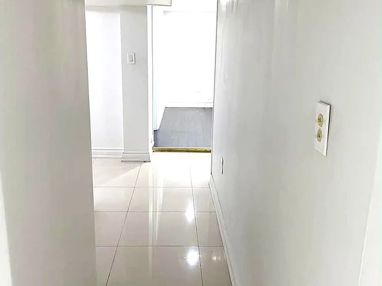 38 Celeste Dr #BASEMENT — Photo 3