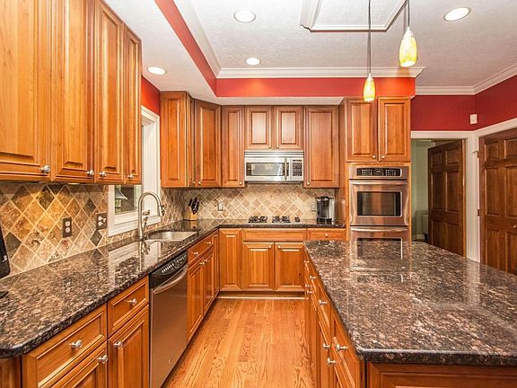 4th image of 5544 Turnberry Dr