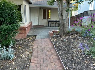 6865 Ridgewood Dr, Oakland, CA 94611