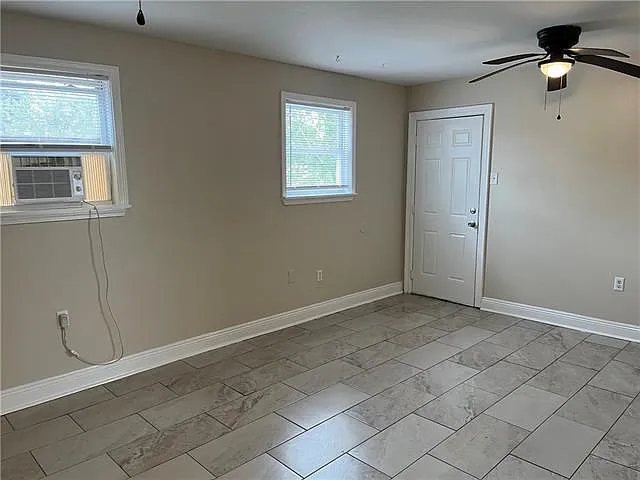 2304 Harvard Ave #4 — Photo 4