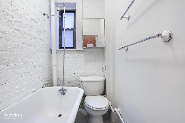 Sold by Sotheby's International Realty | media 6