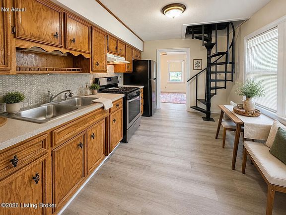 5th image of 1028 Berry Blvd