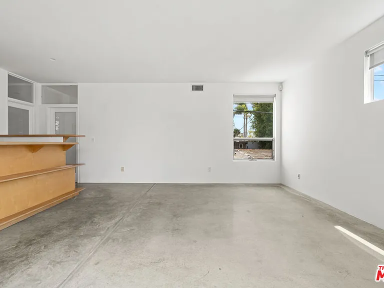 802 Indiana Ave — Photo 13