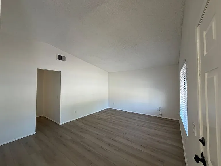 28244 Encanto Dr — Photo 3