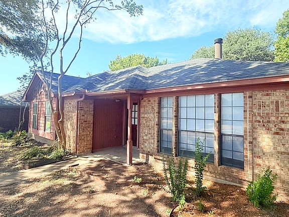 2nd image of 1401 Marigold Dr