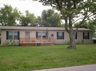 651 Gumbottom Rd, Waco, KY 40385