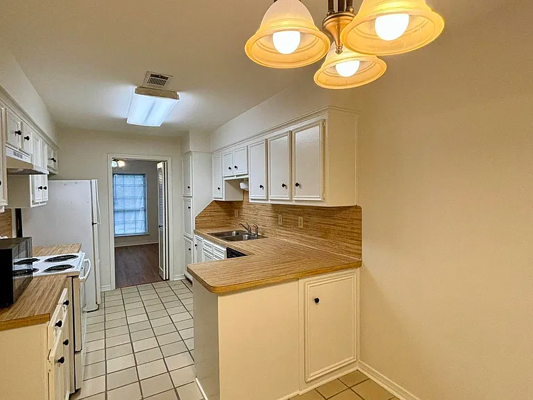 5416 Heatherstone Dr — Photo 9