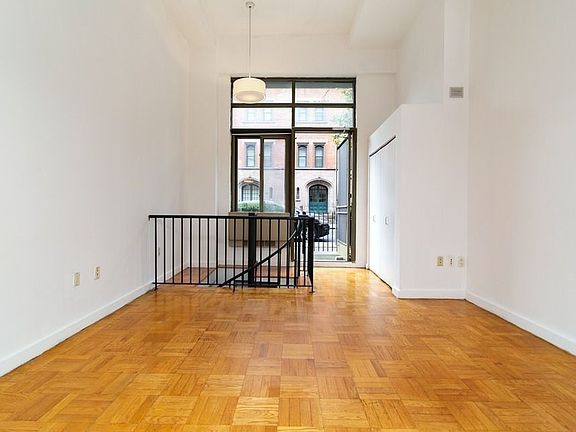 4th image of 460 W 20th St #1AA