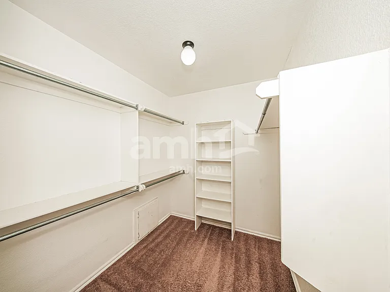 316 SW 40th St — Photo 10