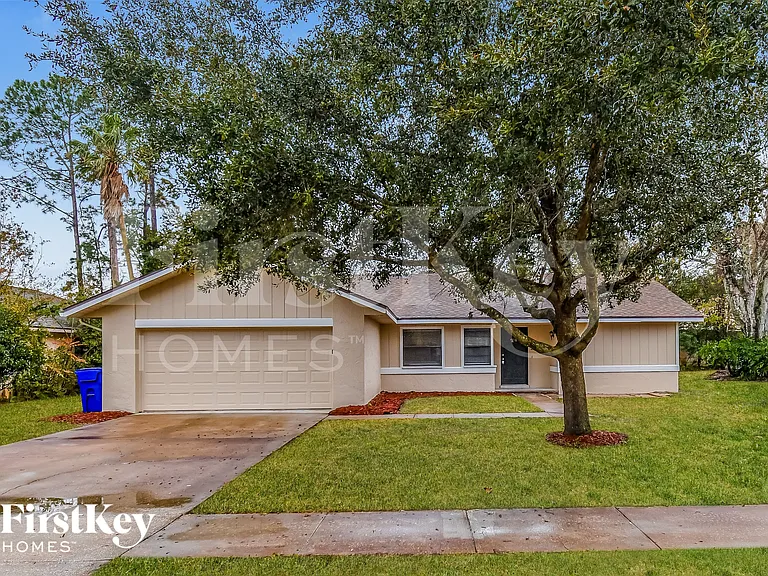 798 Gilda Dr — Photo 1