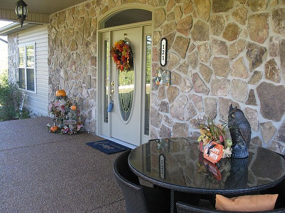 2nd image of 121 Frazier Ln