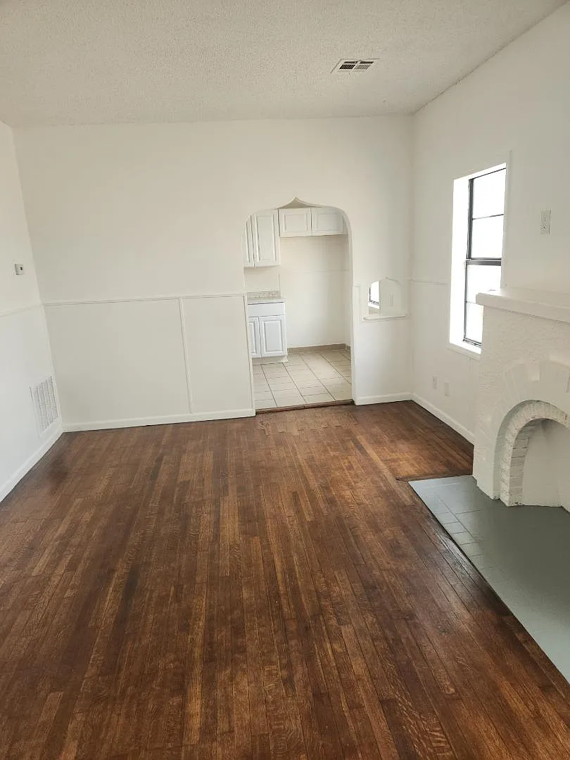 Property Photo - 1223 N Chautauqua Ave
