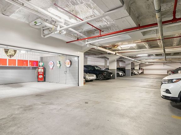4th image of 12 Stoneholm St #2