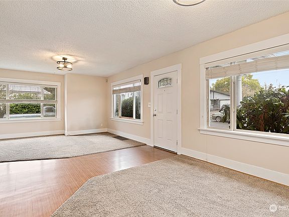 4th image of 2335 S Hosmer Street