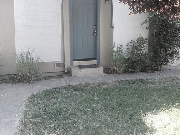 3rd image of 139 1/2 Irene Ave