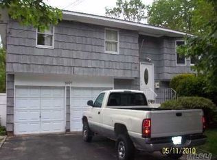 1401 Brook Ave, Bay Shore, NY 11706