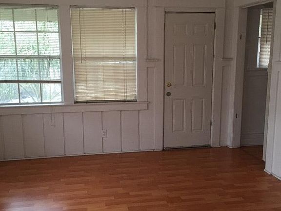5th image of 907 Cypress Ave