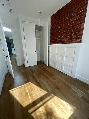 Rented by Safdie Realty Group | media 19