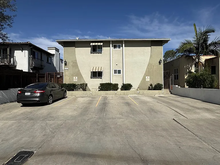 3222 Collier Ave — Photo 1