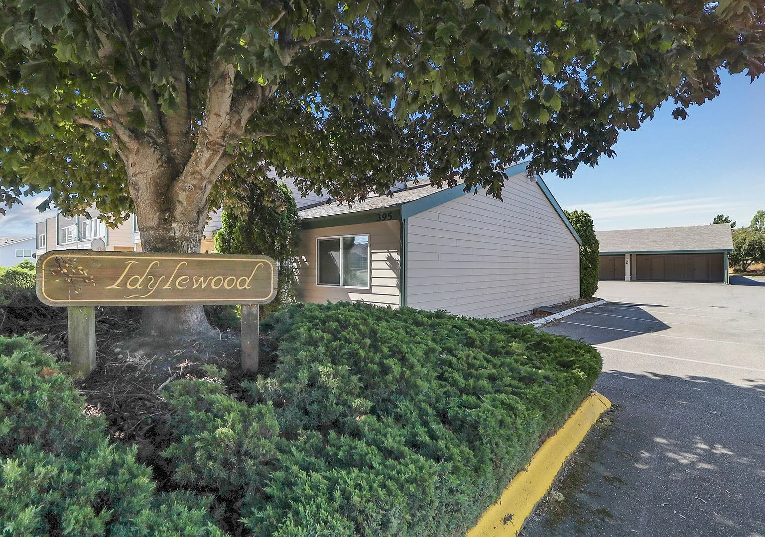 1 Bed 1 Bath - Downtown Location - Storage Available - NAS Whidbey — Photo 2