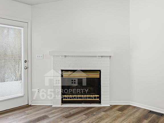 3rd image of 3623 Thornhill Cir E #3623