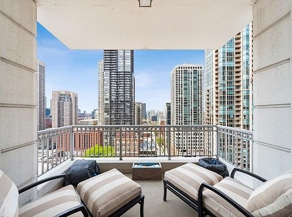 4th image of 55 E Erie St APT 2206
