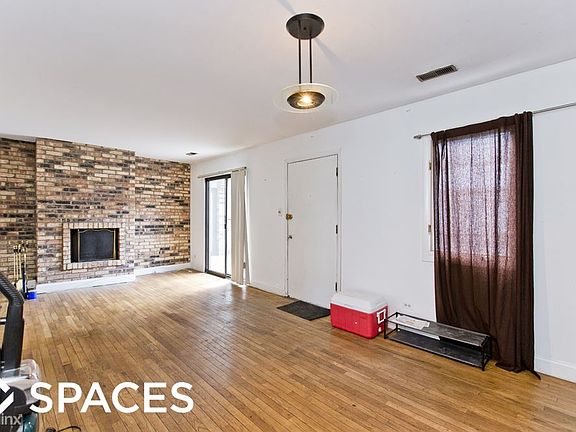 3rd image of 1255 W Belden Ave #Unt4b