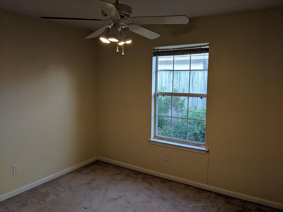 1st image of 3227 Skyview Dr