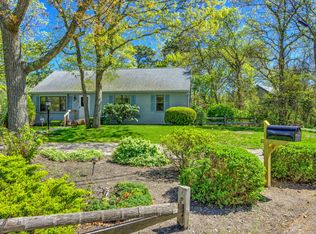 24 Wellesley Cir, Hyannis, MA 02601