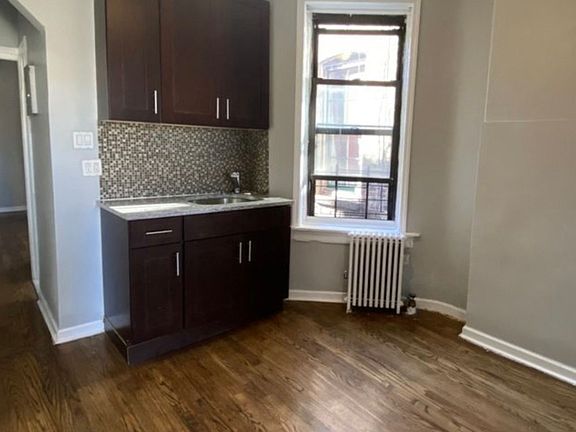 3rd image of 324 E 109th St #14A