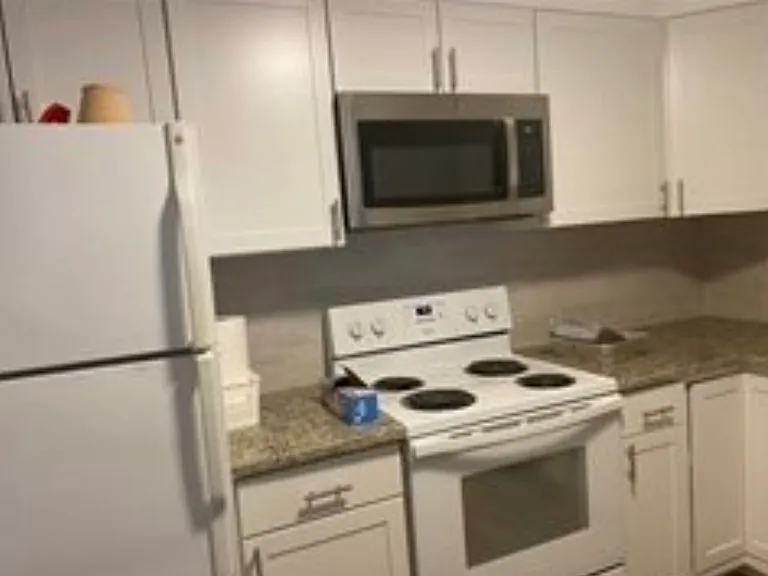 2 Colonial Dr #5 — Photo 3