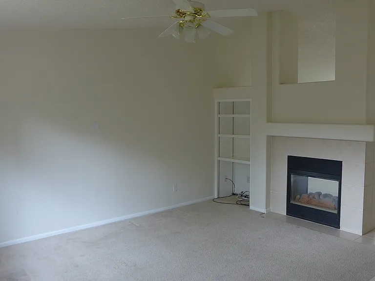 1436 Begonia Way — Photo 3