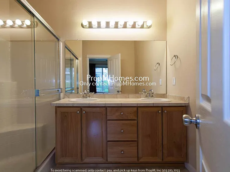 868 NW Council Dr — Photo 11