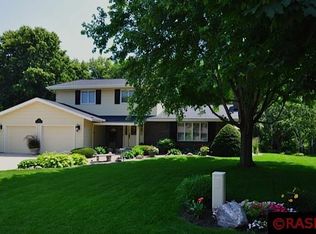 15 Crown Hill Ln, Mankato, MN 56001